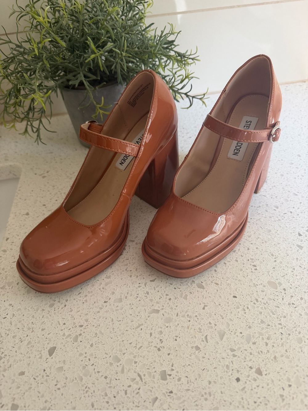 Steve Madden Tan Patent Mary Jane Platform Pumps